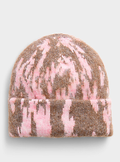 Fluffy wool-blend knit tuque