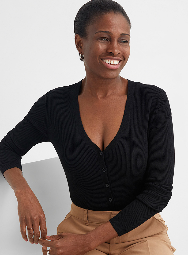 Fitted and ribbed V-neck cardigan 