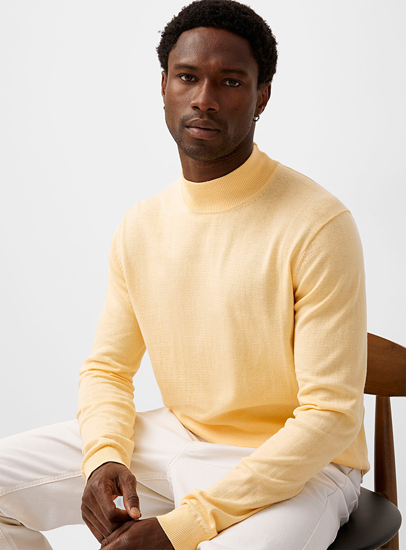Le 31 Light Yellow TENCEL™ modal mock-neck minimalist sweater for men