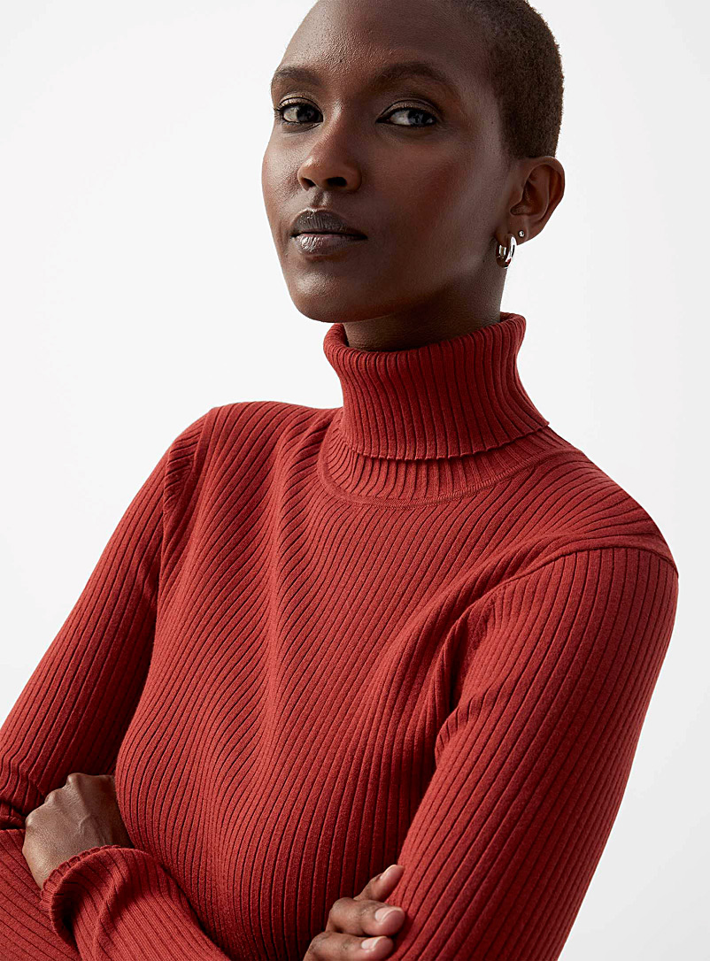 Contemporaine Ruby Red Ribbed slim-fit turtleneck for women
