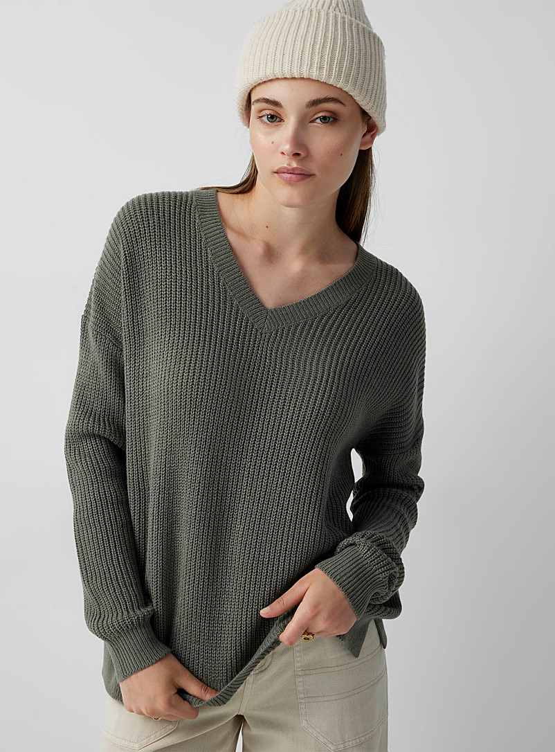 Twik Assorted Ribbed V-neck sweater for women