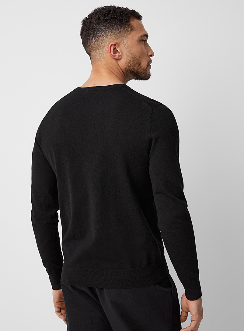 Le 31 Charcoal Minimalist V-neck sweater for men