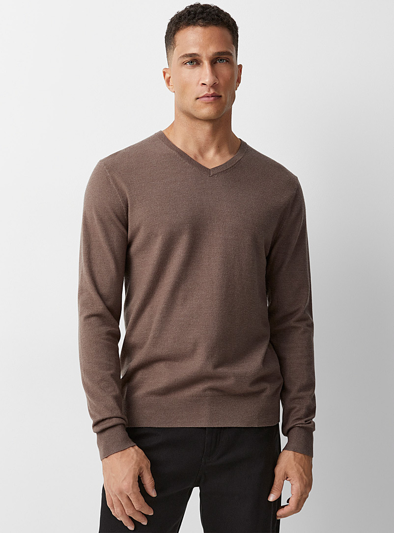 Le 31 Patterned Brown Minimalist V-neck sweater for men
