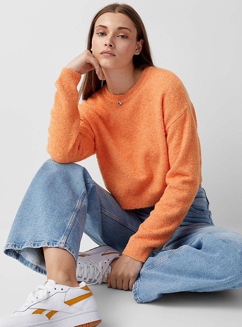 Twik: Le pull court tricot bouclé Tangerine pour femme