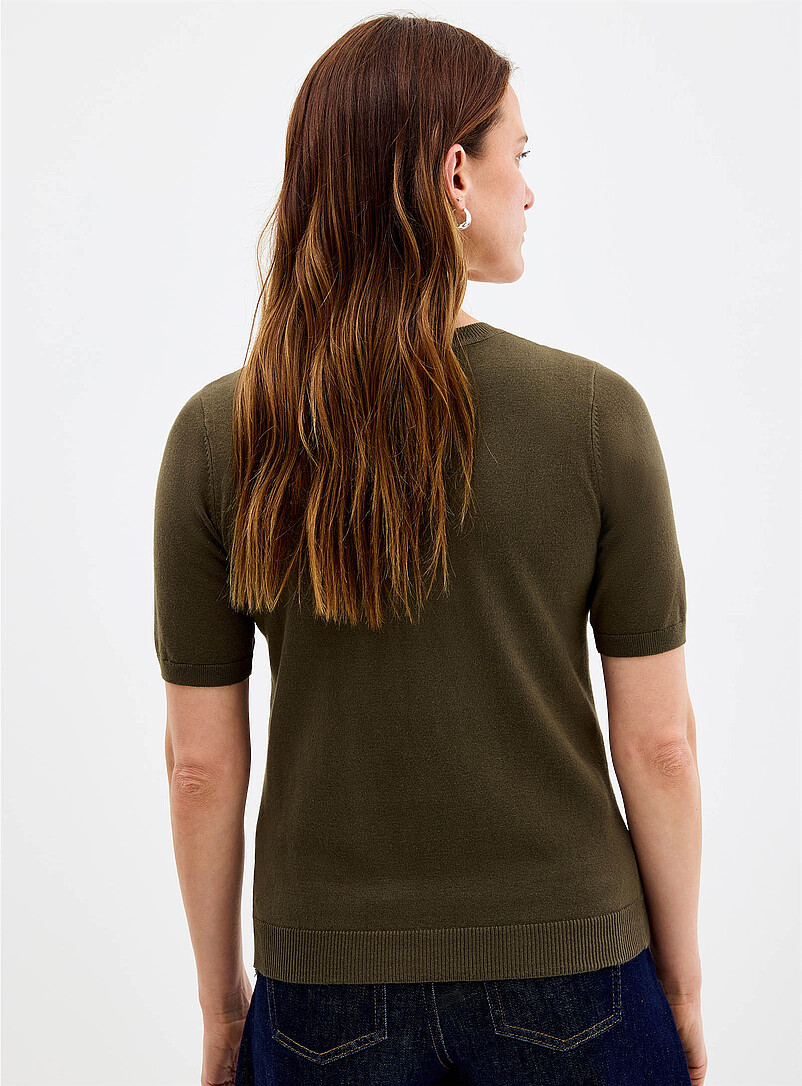 Contemporaine: Le chandail manches courtes fin tricot &Eacute;cru &agrave; motifs pour femme