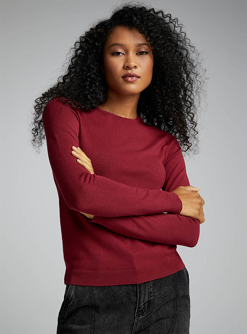 Twik Ruby Red Crew-neck plain fitted sweater for women