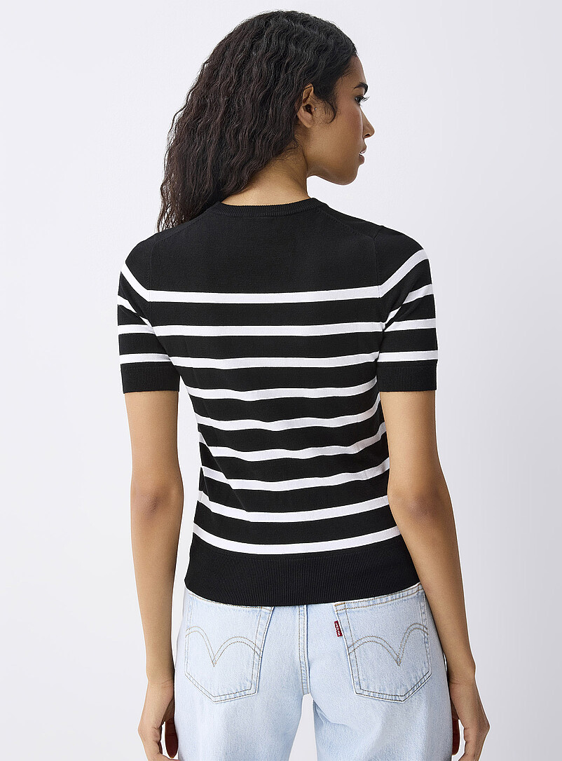 Twik: Le chandail fin tricot manches courtes Blanc &agrave; motifs pour femme