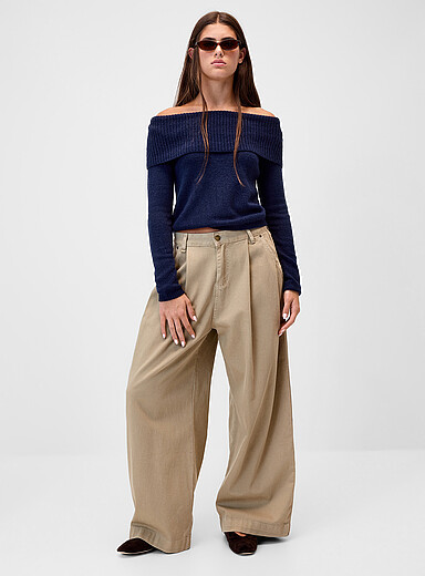 Cropped off-the-shoulder sweater