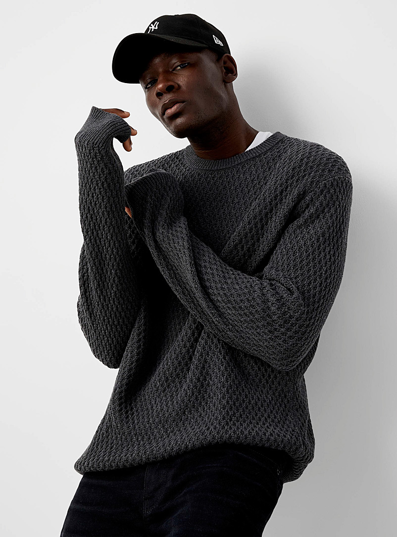 Le 31 Charcoal Textured knit sweater for men