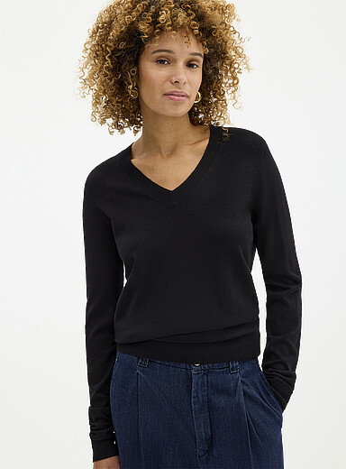 Le chandail col V fin tricot
