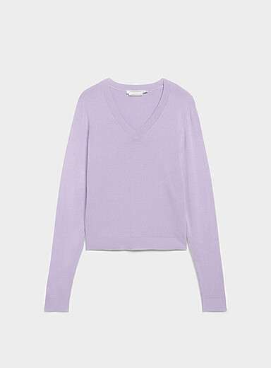 Fine-knit V-neck sweater
