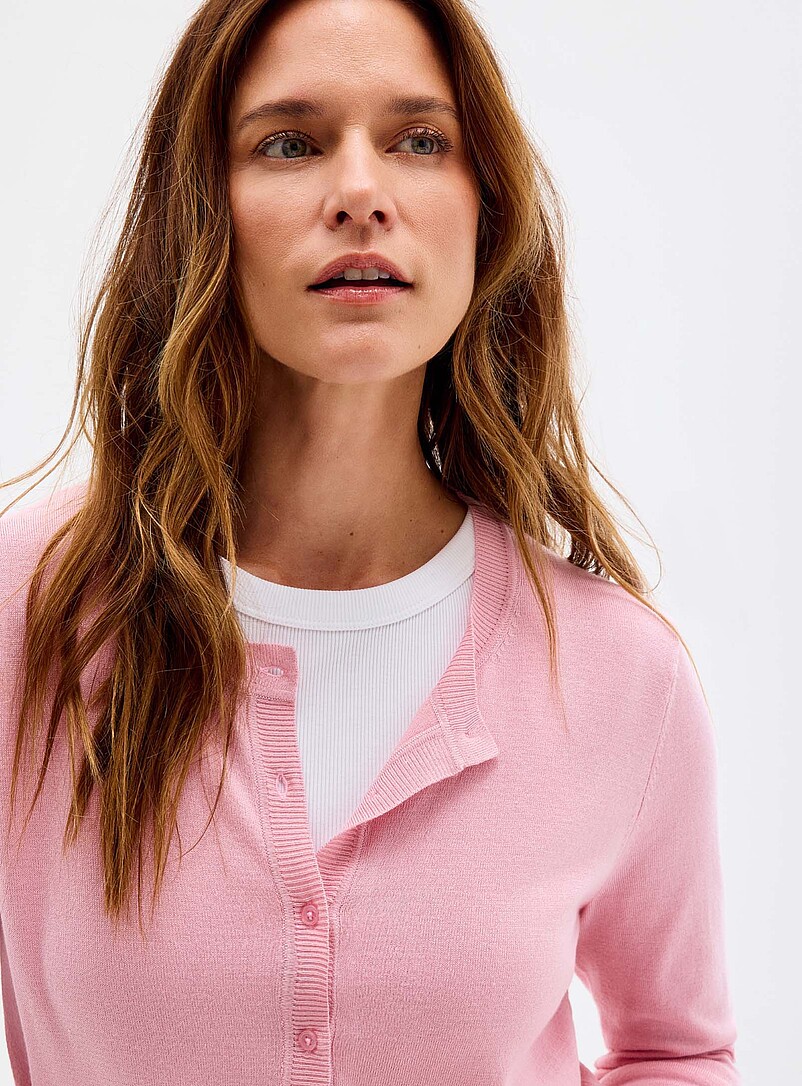 Contemporaine: Le cardigan col rond fin tricot Blanc et noir pour femme