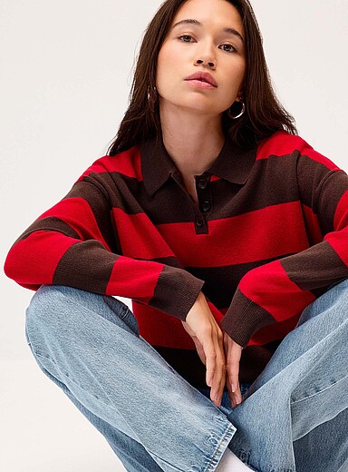 Twik: Le chandail col polo larges rayures Brun pour femme