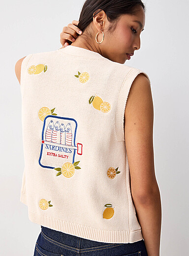La veste sans manches tricot floral