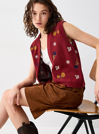 La veste sans manches tricot floral