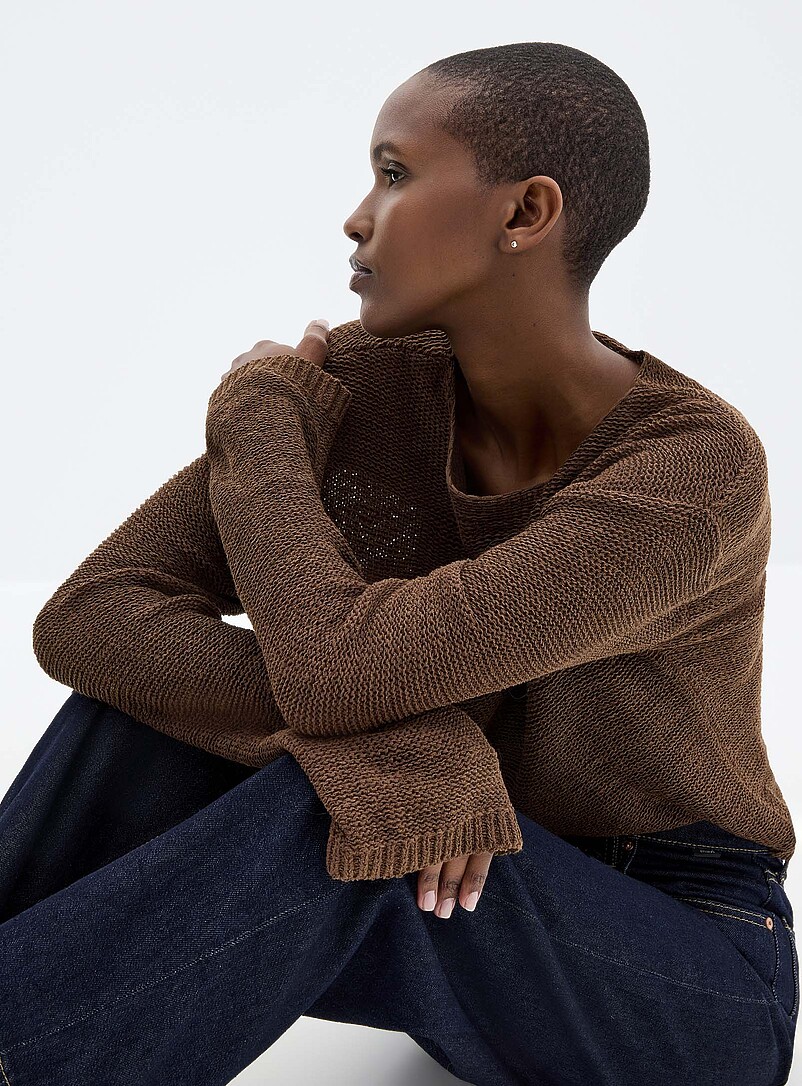 Contemporaine: Le chandail col bateau tricot textur&eacute; Chocolat - Espresso pour femme