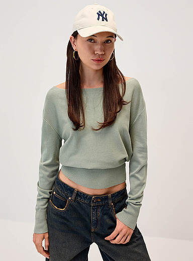 Ribbed-hem loose sweater