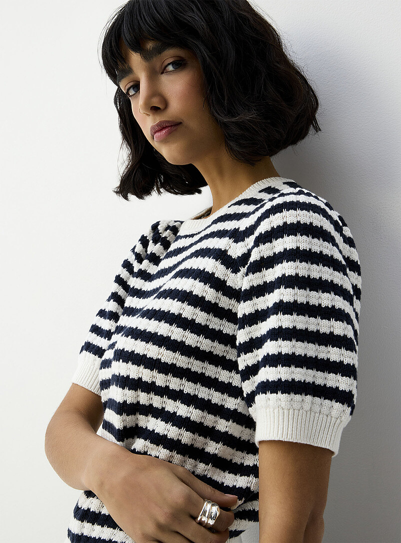 Ic&ocirc;ne Patterned White Striped popcorn knit sweater for women