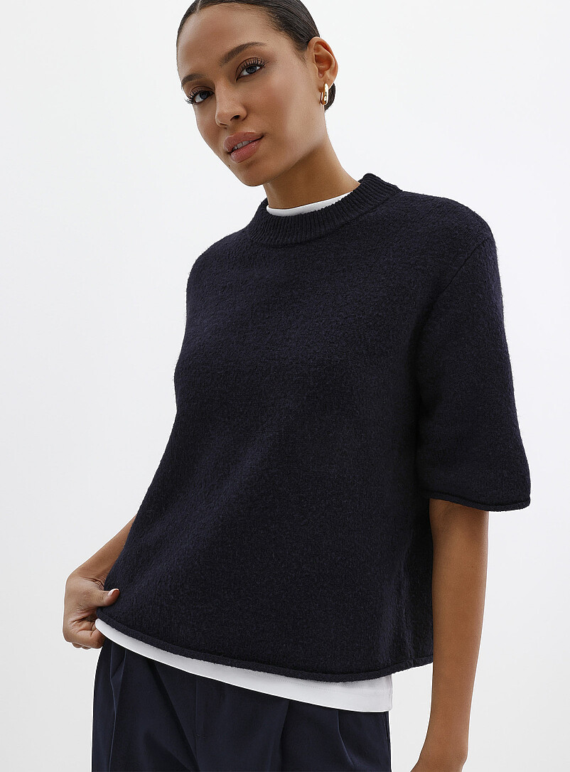 Contemporaine: Le chandail carr&eacute; feutr&eacute; uni Bleu marine - Bleu nuit pour femme