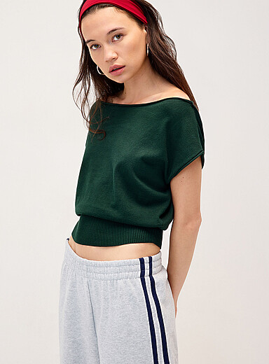 Loose-collar rolled-edge sweater
