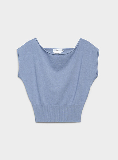 Loose-collar rolled-edge sweater