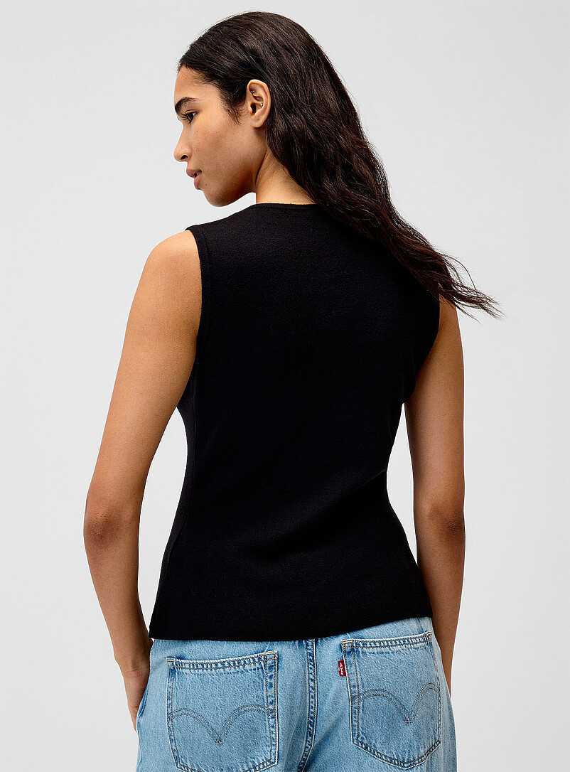 Twik: Le gilet cintr&eacute; finition en pointes Bleu p&acirc;le - Bleu ciel pour femme