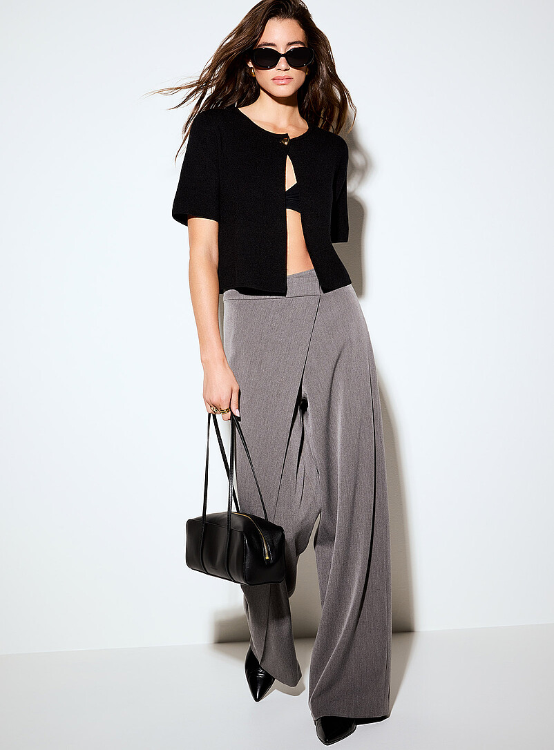Ic&ocirc;ne Black Thick-knit cropped one-button cardigan for women