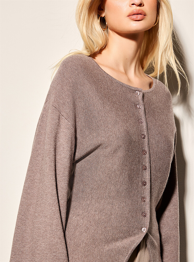 Ic&ocirc;ne Black Thick-knit wide-sleeve fitted cardigan for women