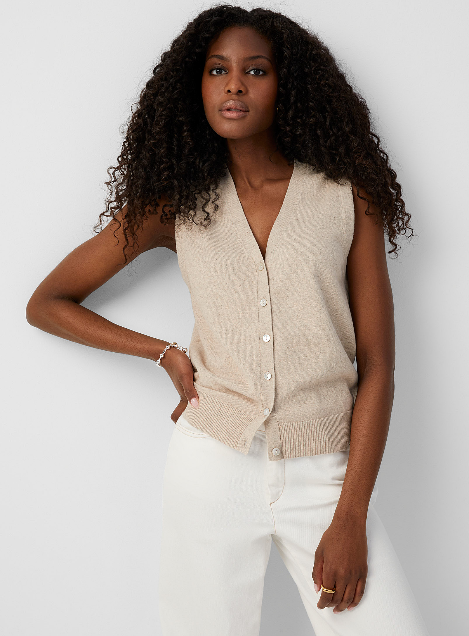 Contemporaine Mother-of-pearl Buttons Sweater Vest In Ecru/linen