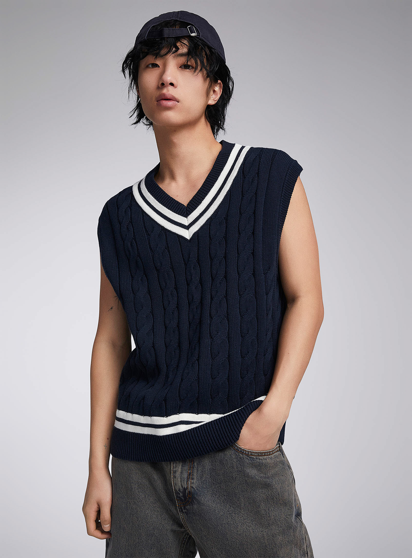 Djab Striped Trim Cable Sweater Vest In Patterned Blue