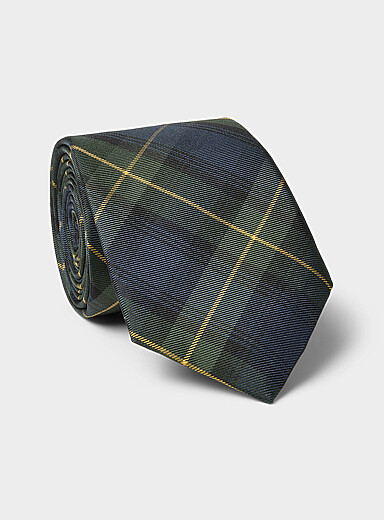 La cravate tartan vert fonc&eacute;