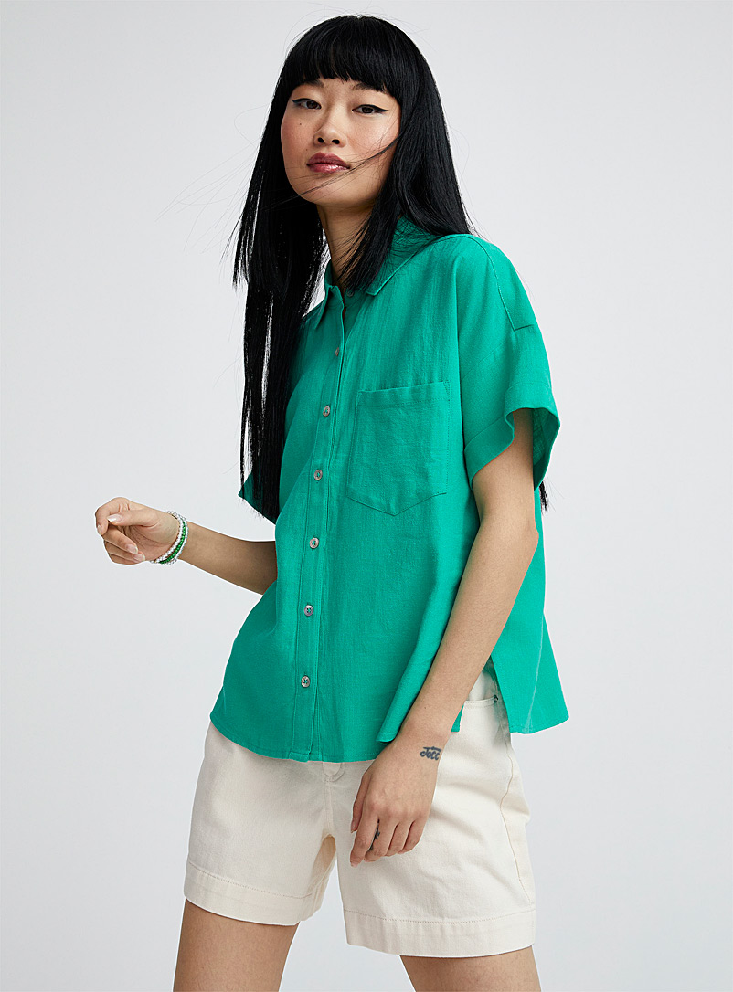 Twik: La chemise poche plaquée lin biologique Vert vif-irlandais-émerau pour femme