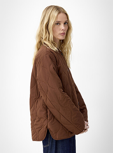 Ic&ocirc;ne Brown Topstitched waves lightweight puffer jacket for women