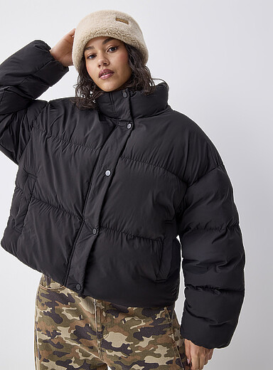Twik: La doudoune courte toile mate Noir pour femme