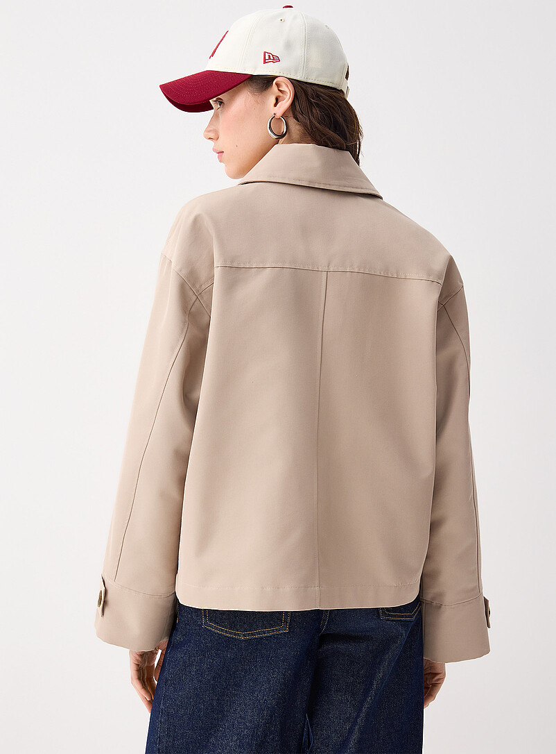 Twik: Le trench court carr&eacute; Sable pour femme