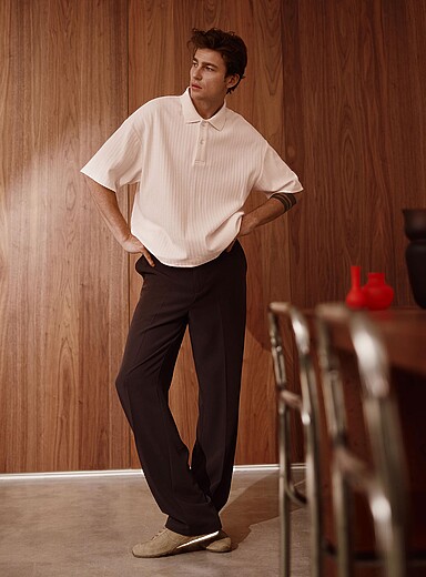 Le pantalon souple monochrome <b>Coupe Paris - Relaxe &agrave; taille haute</b>