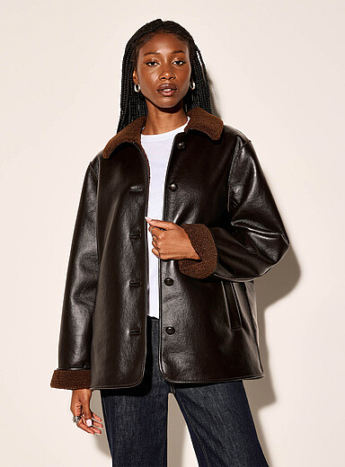Le manteau ample effet mouton retourn&eacute;