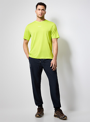 Salomon Black SHAKEout Core lightweight joggers for men