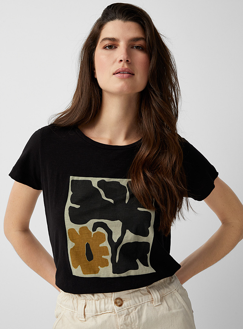 Contemporaine: Le t-shirt motif artistique Gris foncé pour femme