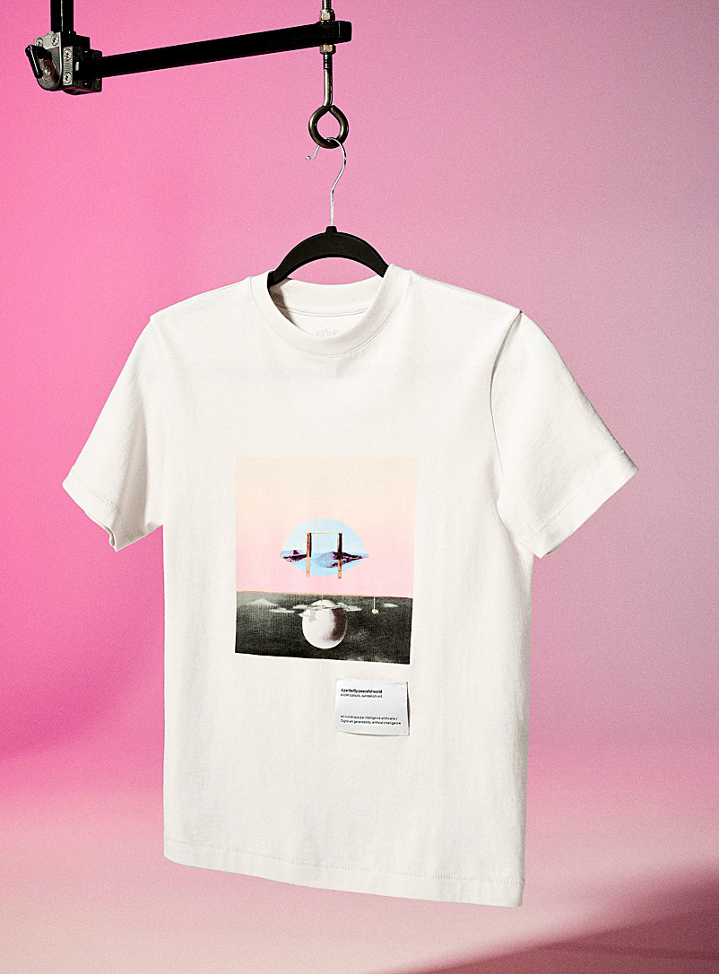 Icône Patterned White AI illustration T-shirt for women