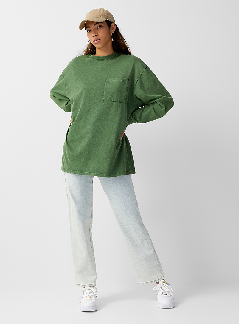 Twik: Le t-shirt ultra-ample fini délavé Vert bouteille pour femme