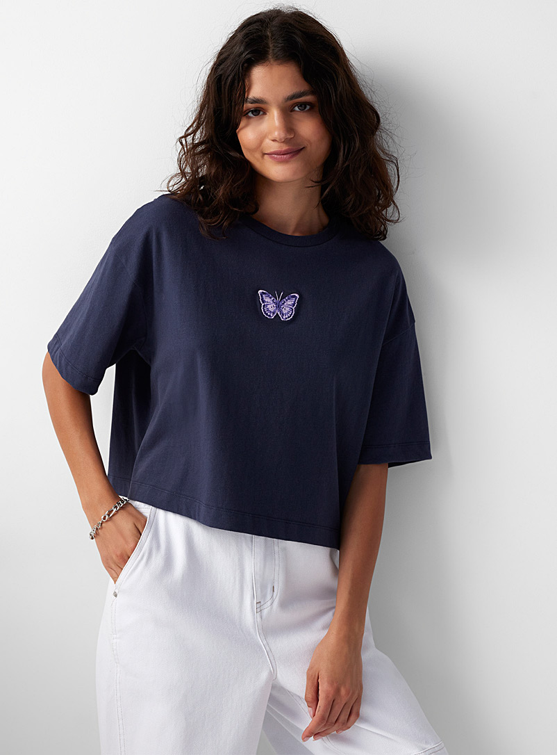 Twik: Le t-shirt broderie centrée coton recyclé Marine pour femme