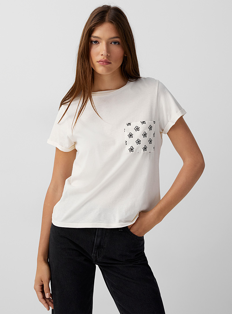 Twik Pearly Printed pocket T-shirt for women