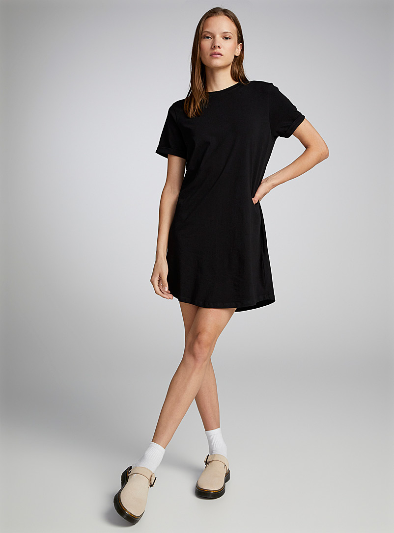 Twik: La robe t-shirt droite coton biologique Noir pour femme