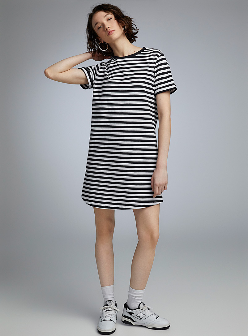 Twik: La robe t-shirt droite coton biologique Blanc et noir pour femme