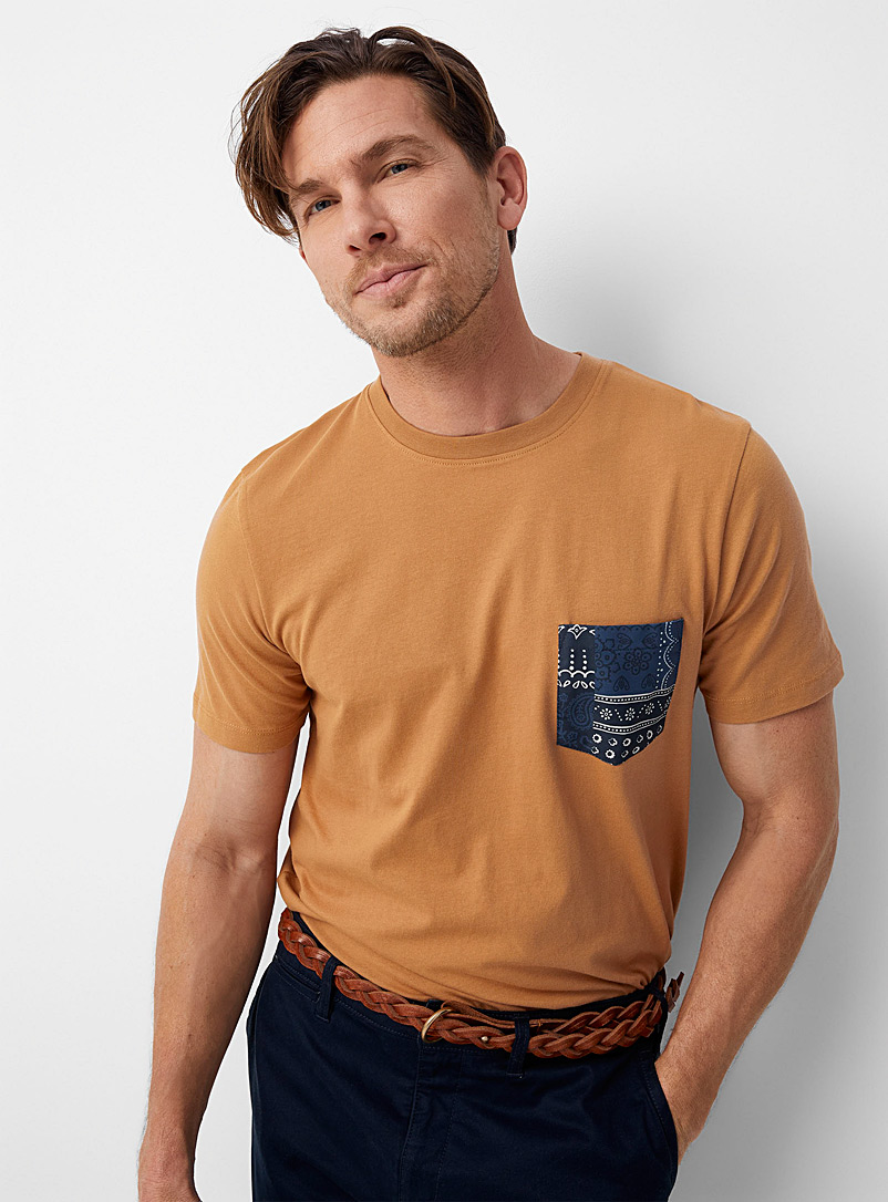 Le 31 Dark Yellow Accent-pocket T-shirt for men