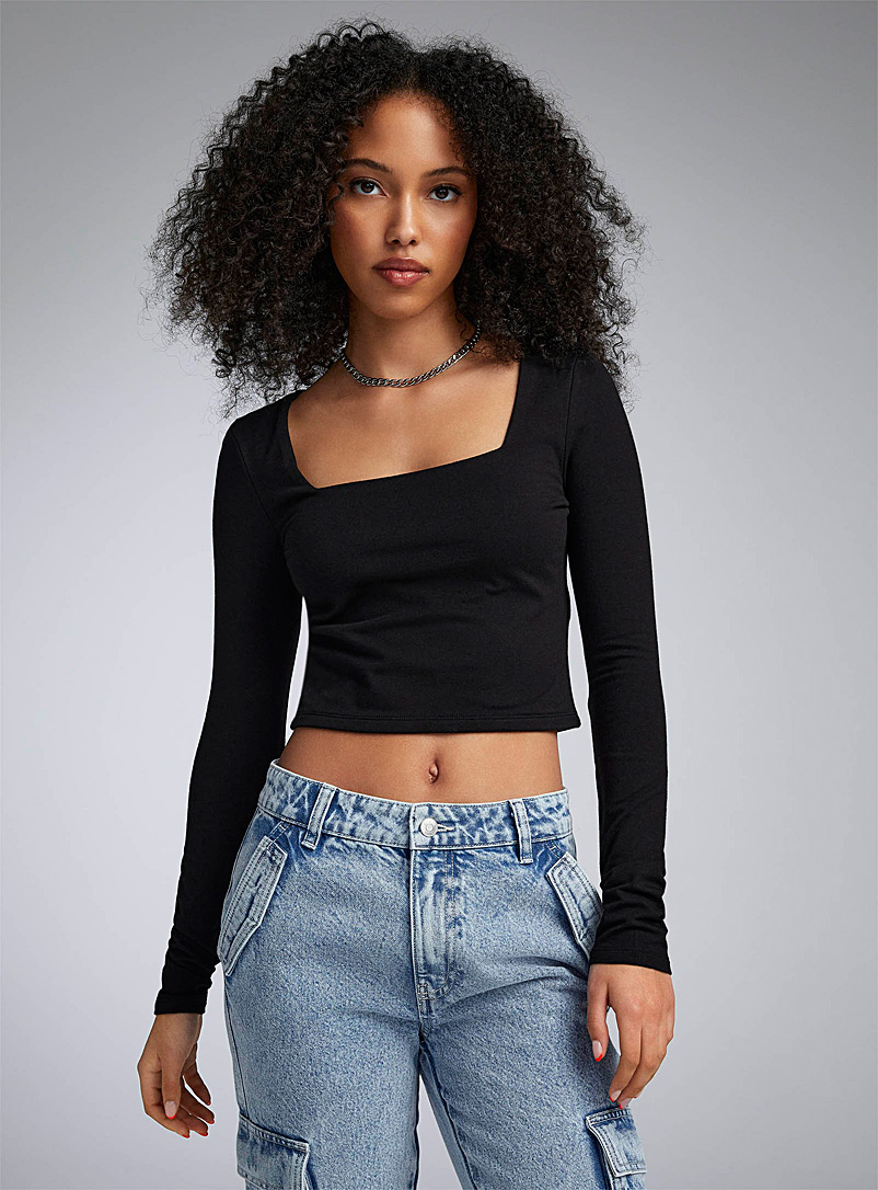 Twik Black Long-sleeve square-neck cropped T-shirt for women