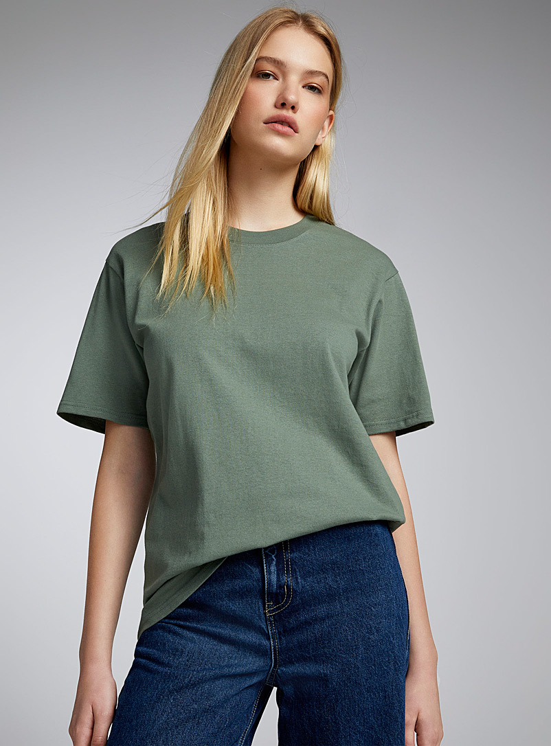 Twik: Le t-shirt long et carré Vert foncé-mousse-olive pour femme