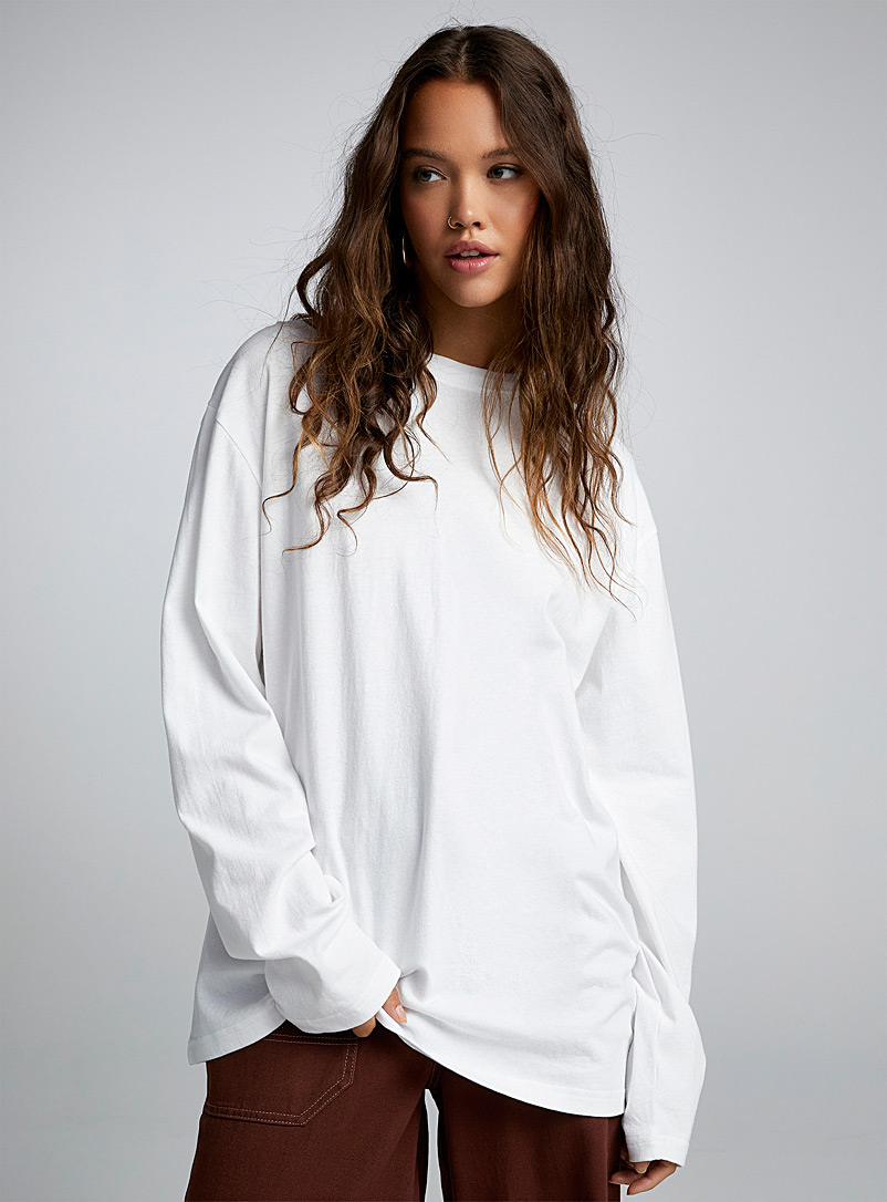 Twik: Le t-shirt carré et long Blanc pour femme