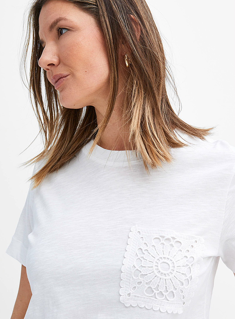 Contemporaine Ivory White Crocheted pocket T-shirt for women